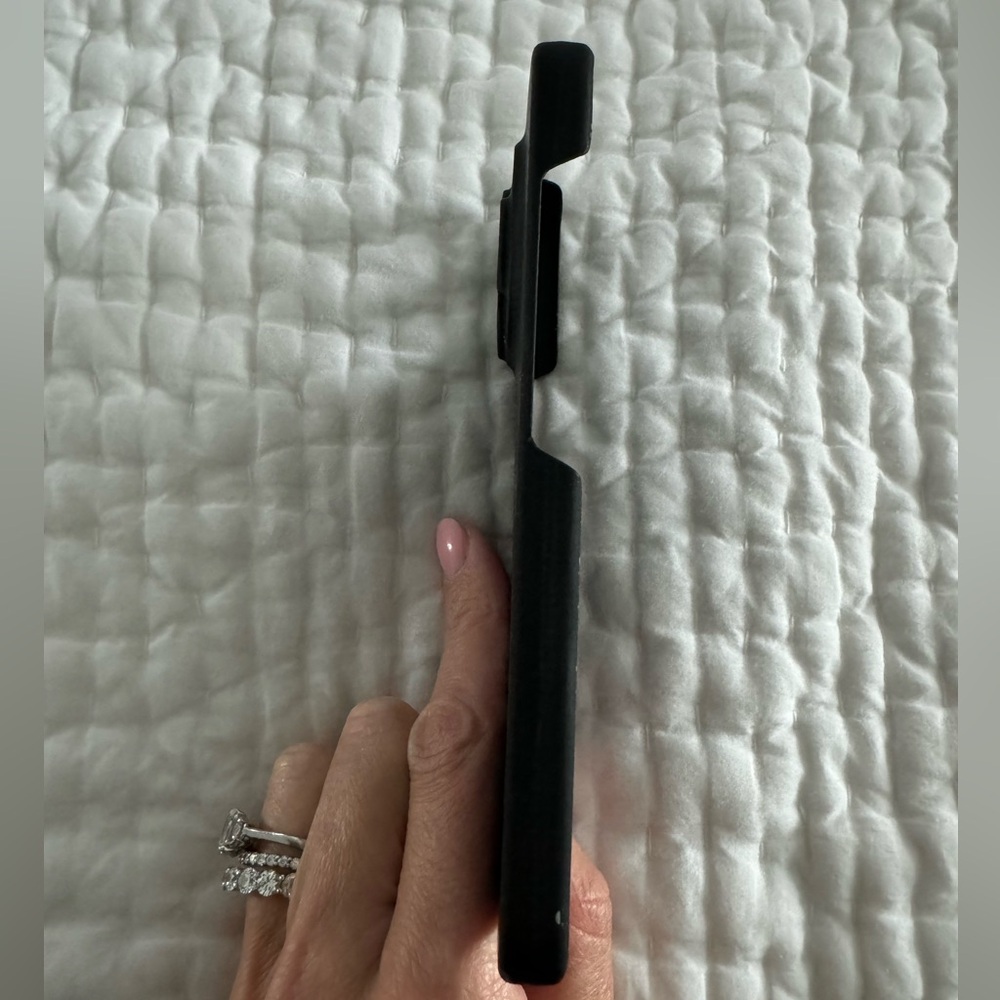 iPhone 15 Pro Latercase - Picture 4 of 5